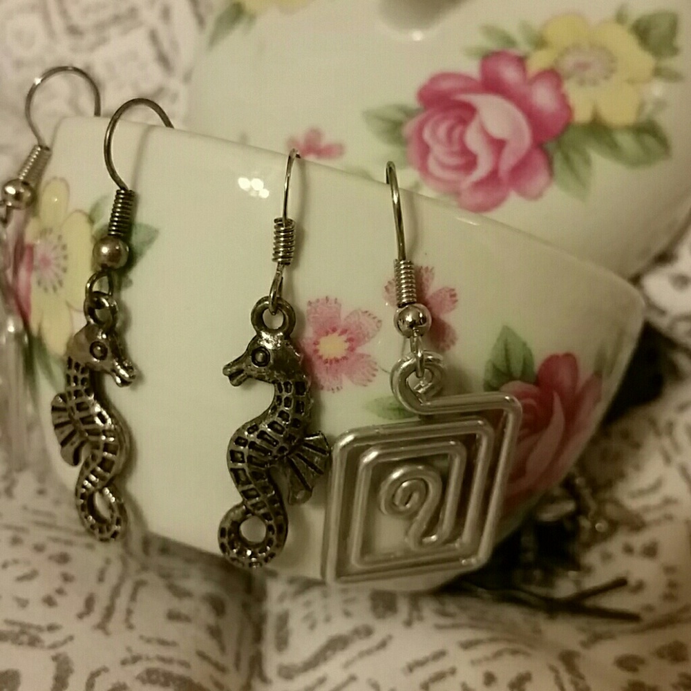 2 pair earrings